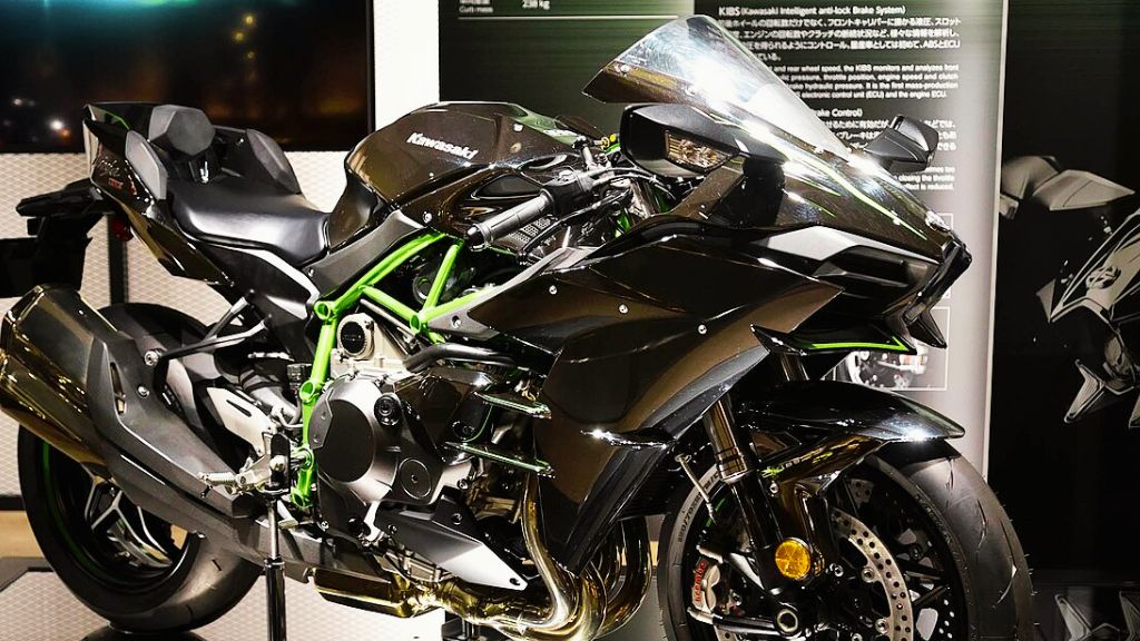 kawasaki ninja 300 and eliminator 500 price in india